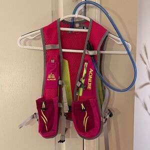Aonijie Hydration Running Vest with Water Bladder